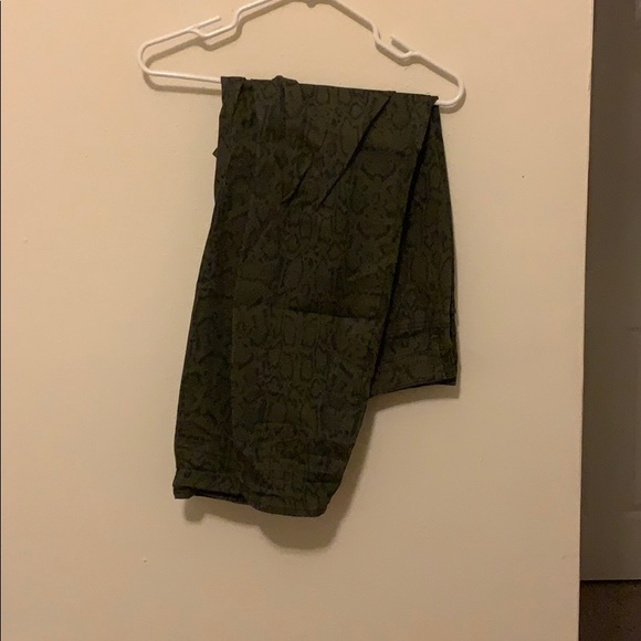 Army green snake skin designed jeggings - Picture 1 of 5